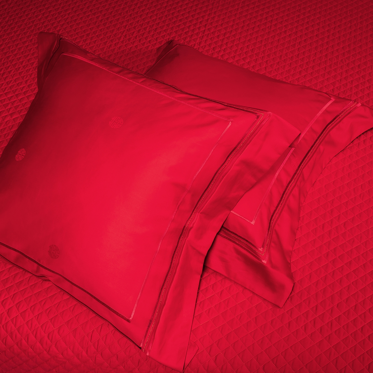 91家纺网 家纺一手货源 找家纺 柏拉图 2025新款100s长绒棉贡缎提花重工艺刺绣婚庆四件套多件套 香榭丽爱情-红