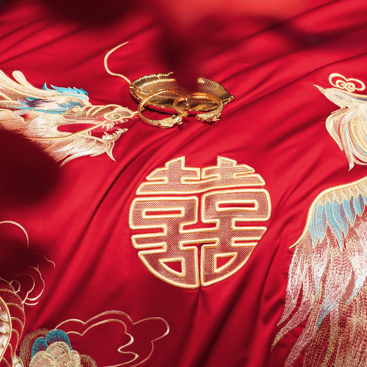 91家纺网 家纺一手货源 找家纺 柏拉图 2025新款100s长绒棉贡缎提花重工艺刺绣婚庆四件套多件套 龙凤添喜