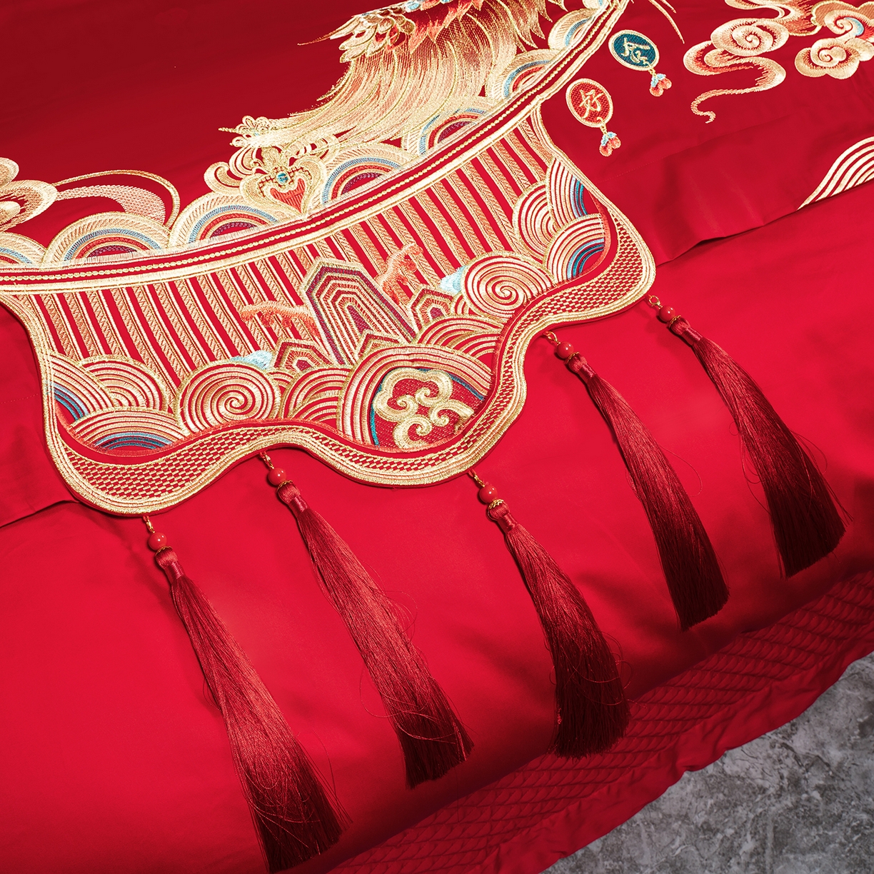 91家纺网 家纺一手货源 找家纺 柏拉图 2025新款100s长绒棉贡缎提花重工艺刺绣婚庆四件套多件套 龙凤情深