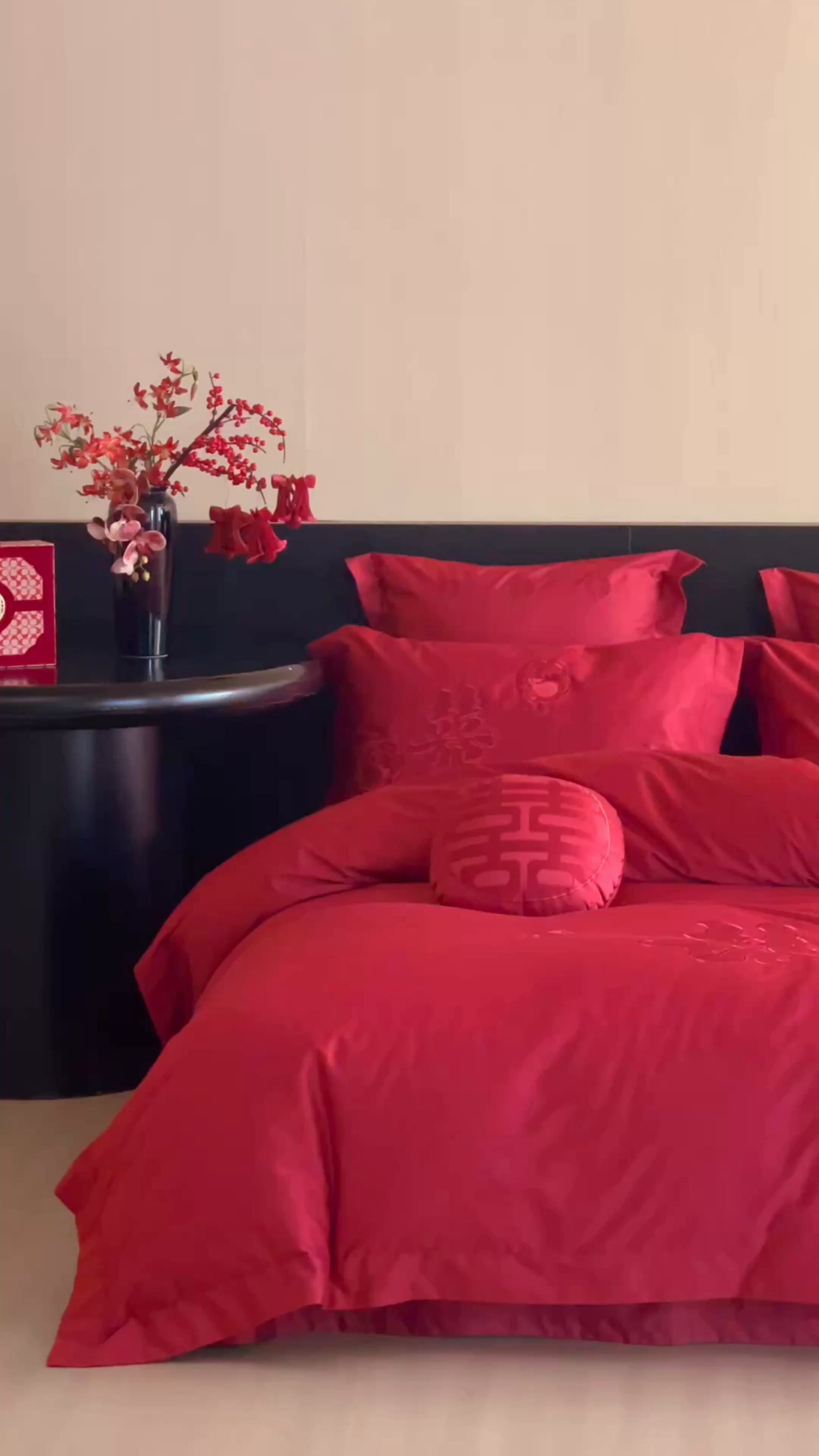 91家纺网 家纺一手货源 找家纺 宏羽纺家纺 2025新款100s全棉纯棉贡缎司马棉法式刺绣花边四件套-爱情模样