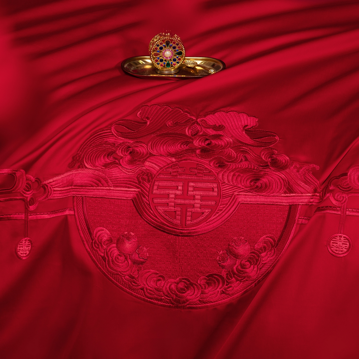 91家纺网 家纺一手货源 找家纺 柏拉图 2025新款100s贡缎长绒棉提花婚庆系列四件套多件套 锦绣年华红