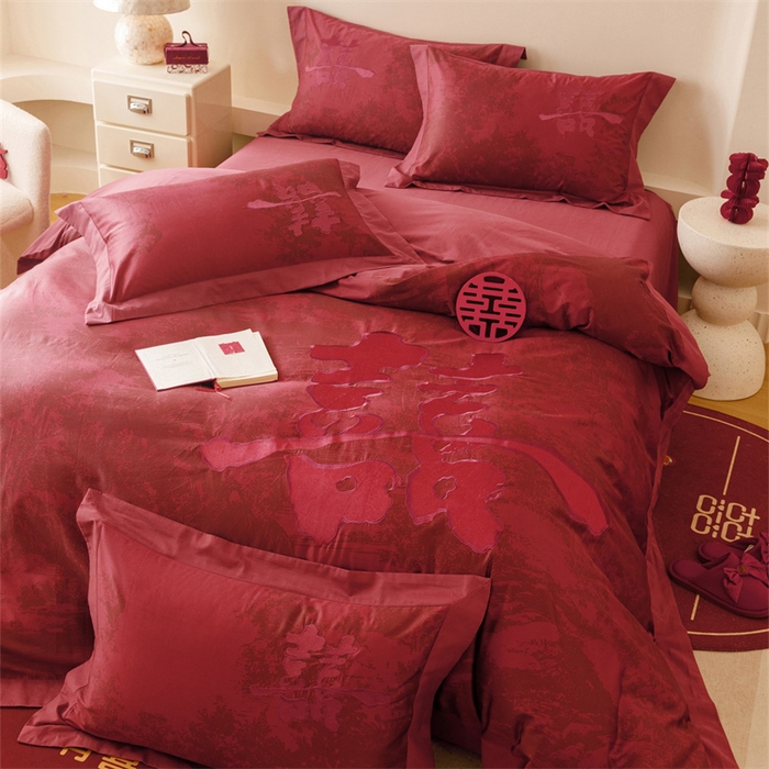 91家纺网 家纺一手货源 找家纺 宏羽纺家纺 2025新款100s全棉纯棉贡缎司马棉法式刺绣花边四件套-江山画-红