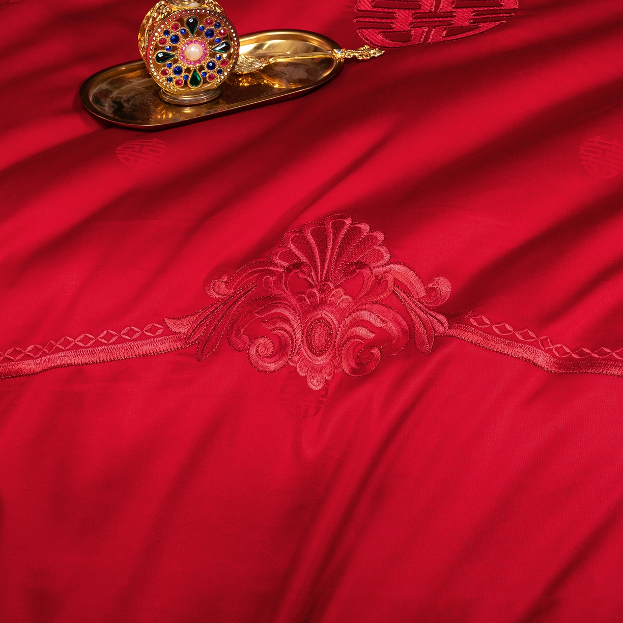 91家纺网 家纺一手货源 找家纺 柏拉图 2025新款100s贡缎长绒棉提花婚庆系列四件套多件套 爱的盛宴-红