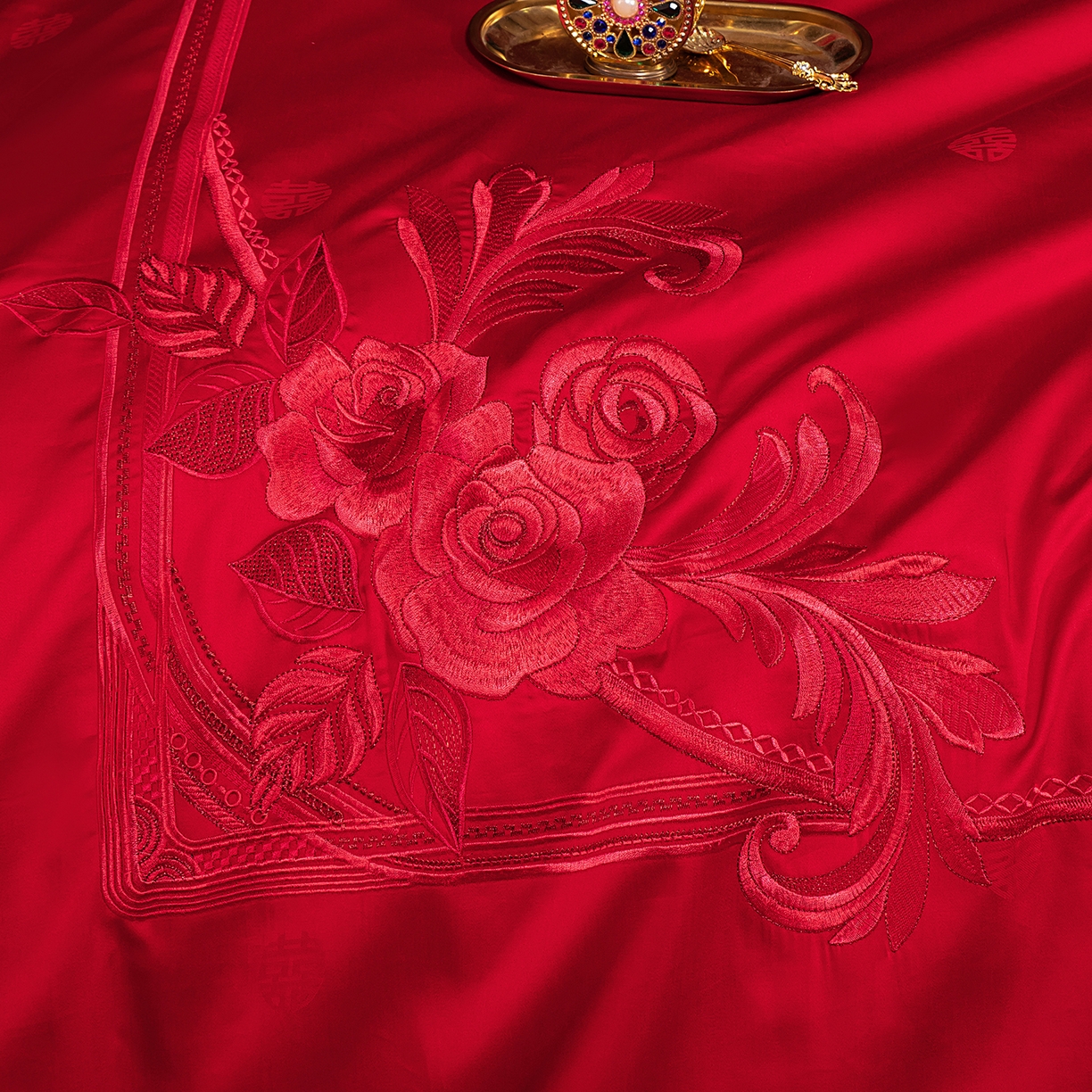 91家纺网 家纺一手货源 找家纺 柏拉图 2025新款100s贡缎长绒棉提花婚庆系列四件套多件套 爱的盛宴-红