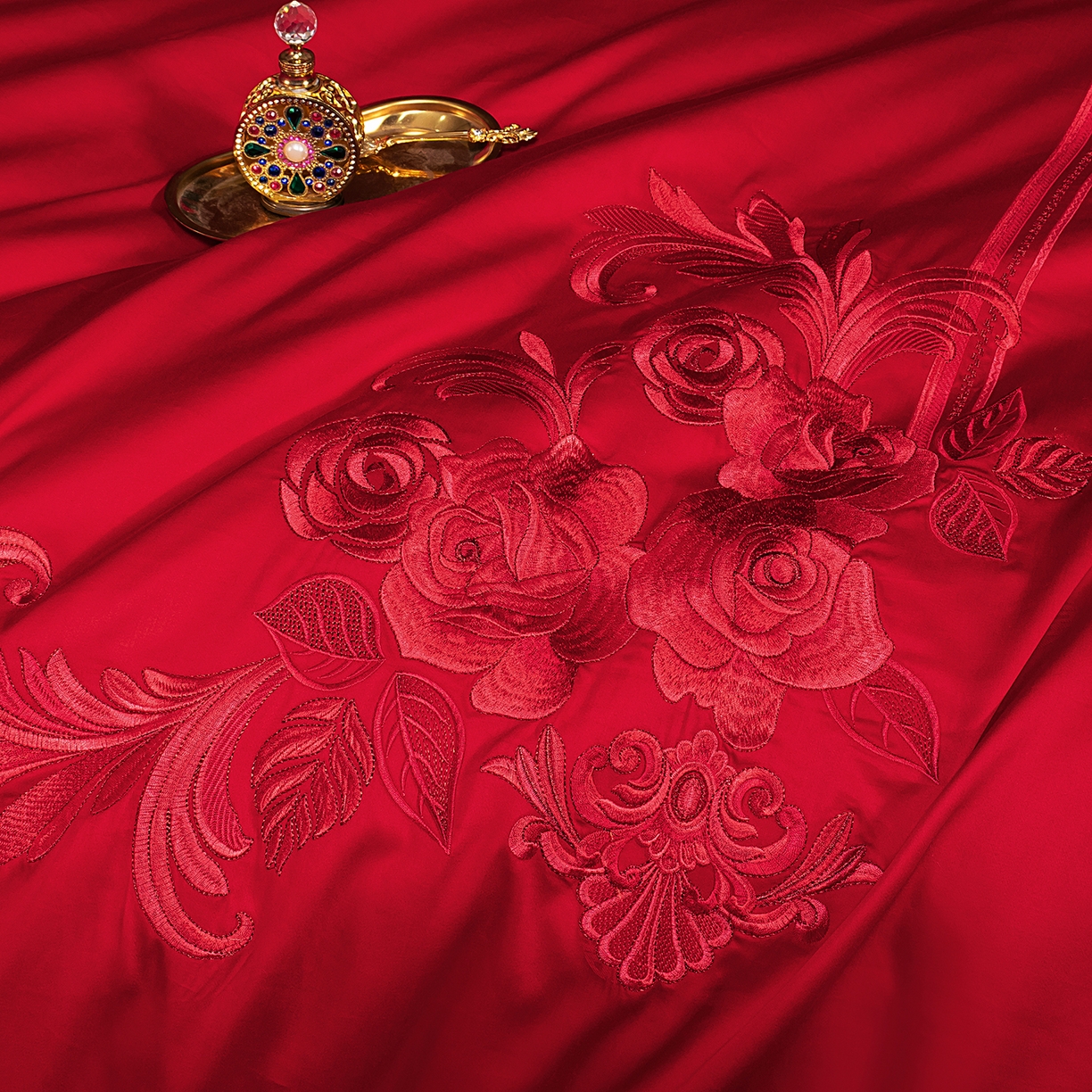 91家纺网 家纺一手货源 找家纺 柏拉图 2025新款100s贡缎长绒棉提花婚庆系列四件套多件套 爱的盛宴-红