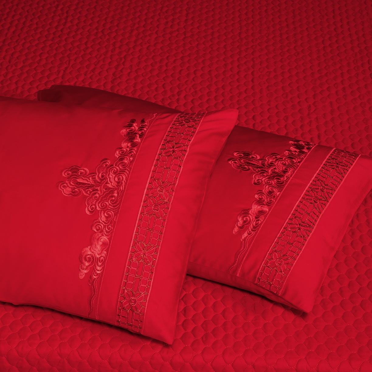 91家纺网 家纺一手货源 找家纺 柏拉图 2025新款100s贡缎长绒棉提花婚庆系列四件套多件套 爱的盛宴-红