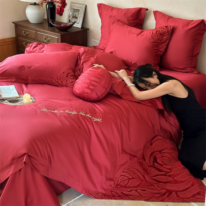 91家纺网 家纺一手货源 找家纺 宏羽纺家纺 2025新款100s全棉纯棉贡缎司马棉法式刺绣花边四件套醉红颜