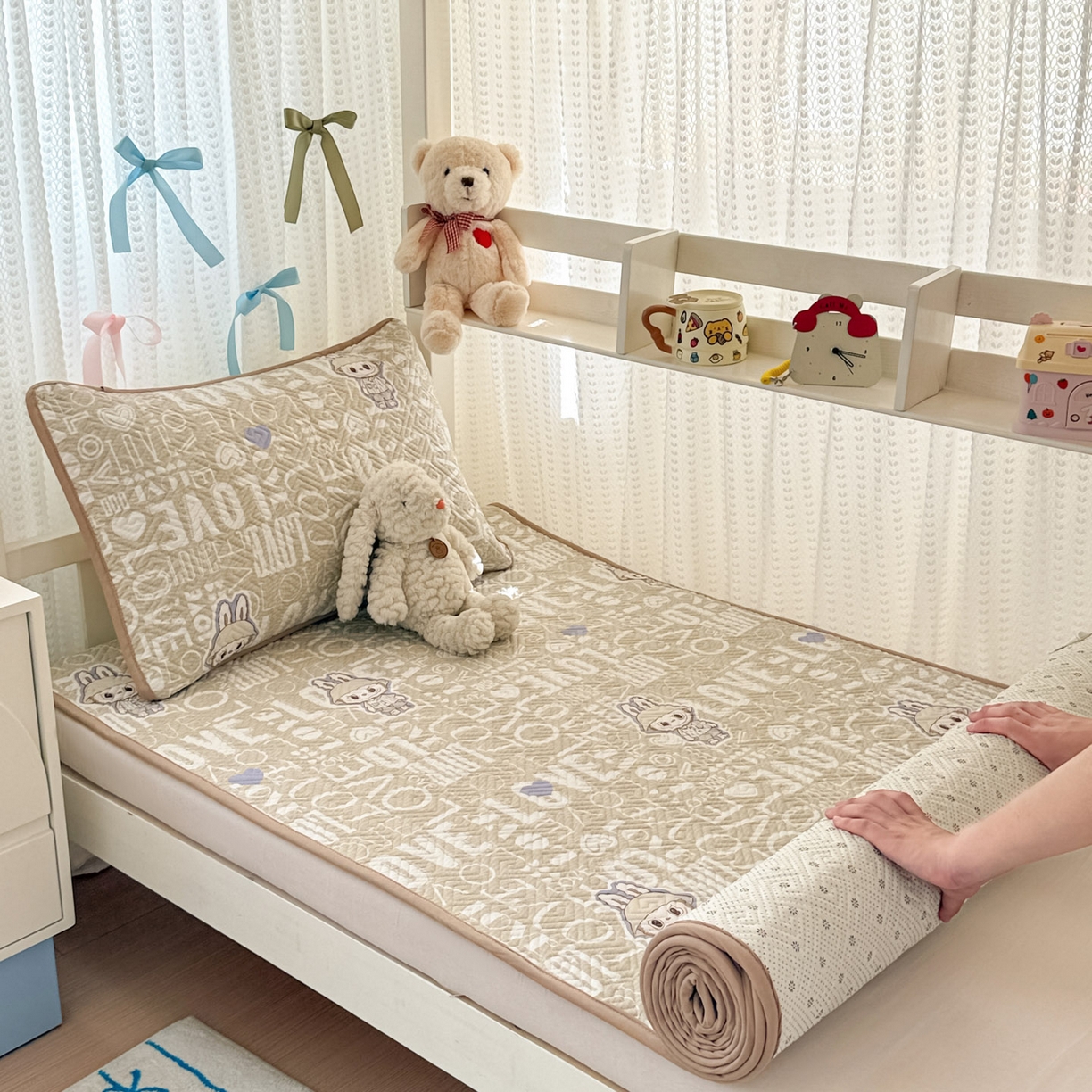 91家纺网 家纺一手货源 找家纺 简宜家居（朝初家纺） 2025新款纯棉夹棉床盖学生三件套 丑萌可爱 -平铺床盖