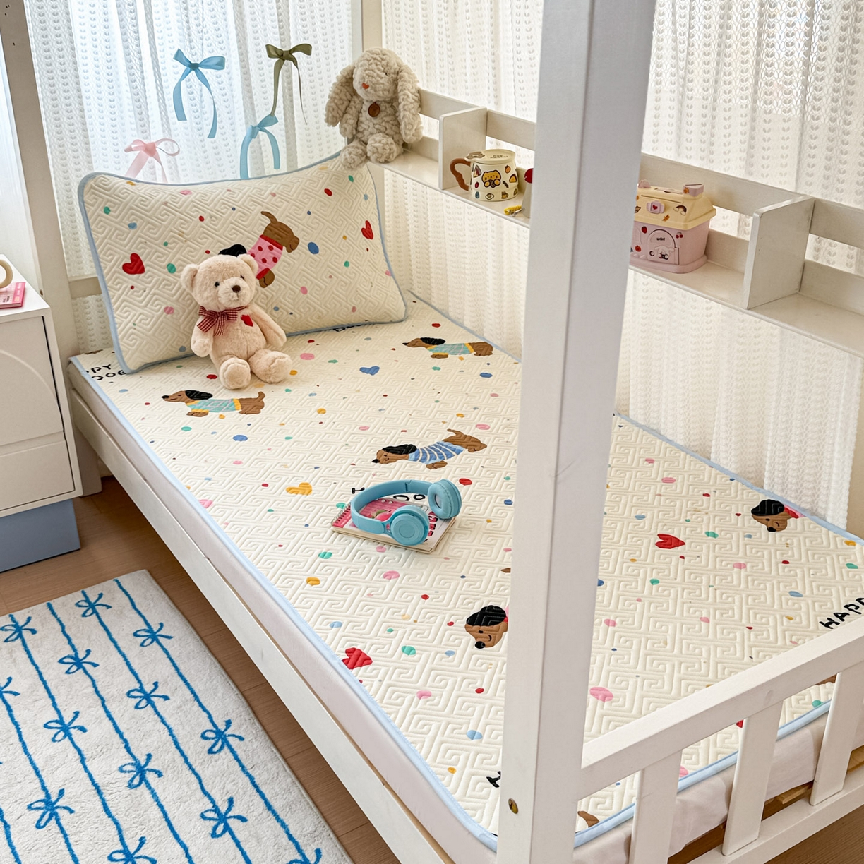 91家纺网 家纺一手货源 找家纺 简宜家居（朝初家纺） 2025新款纯棉夹棉床盖学生三件套 波点汪汪队 -平铺床盖