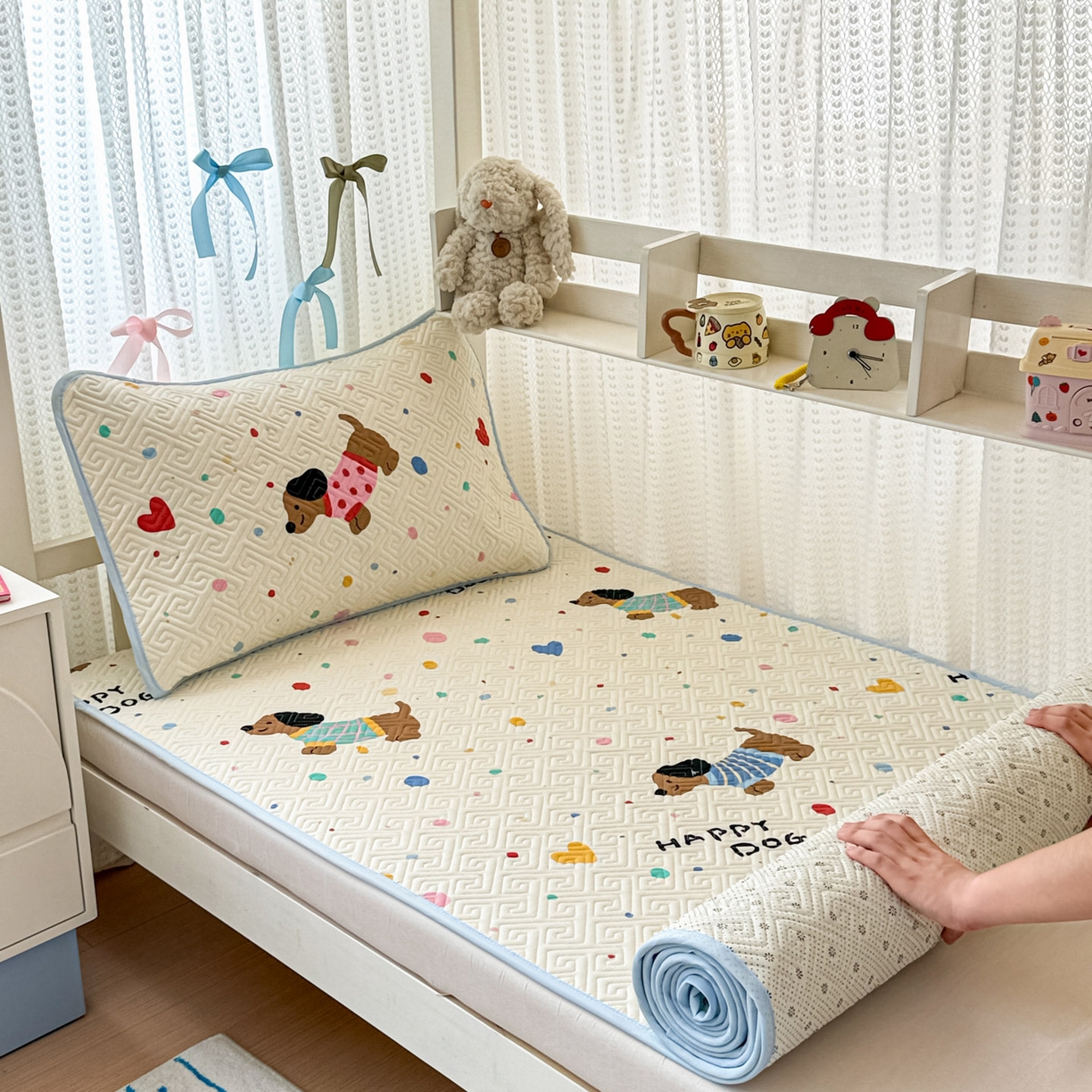 91家纺网 家纺一手货源 找家纺 简宜家居（朝初家纺） 2025新款纯棉夹棉床盖学生三件套 波点汪汪队 -平铺床盖