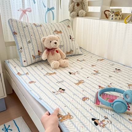 简宜家居（朝初家纺） 2025新款纯棉夹棉床盖学生三件套 小狗条纹 -平铺床盖