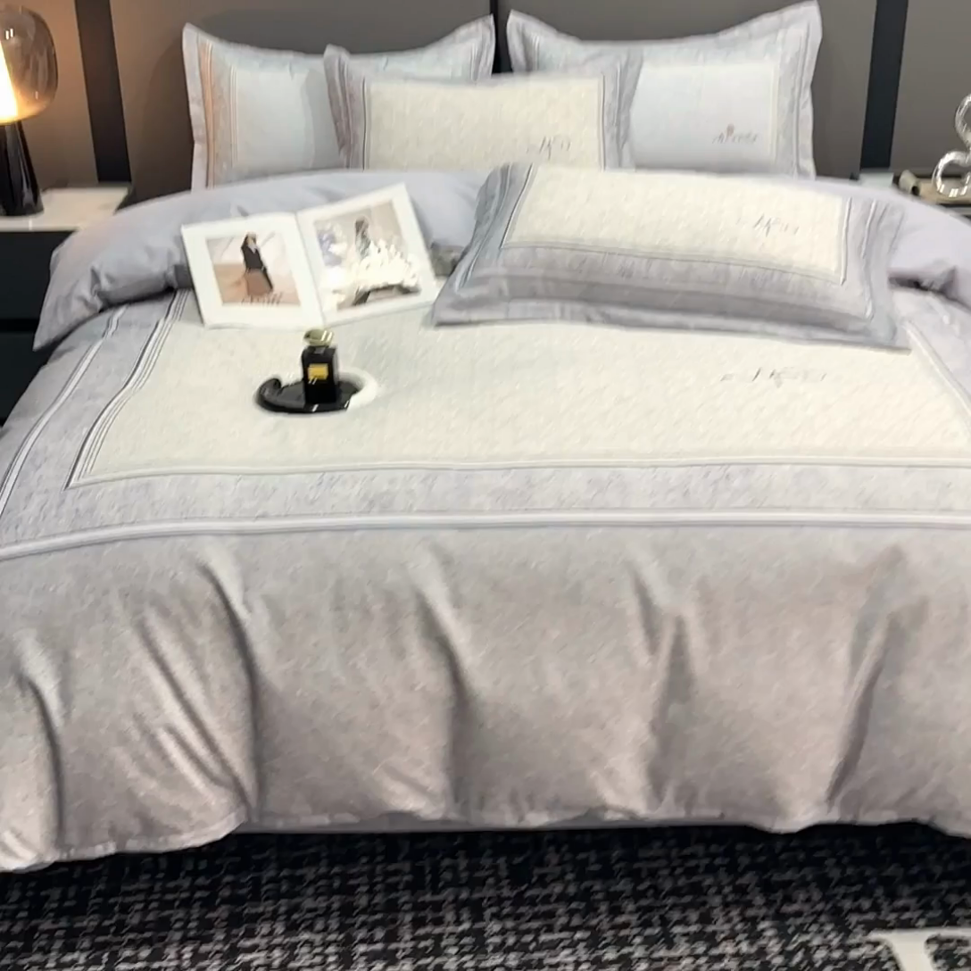 91家纺网 家纺一手货源 找家纺 喜四方 2025新款加厚全棉大版印花四件套 复古图腾-灰