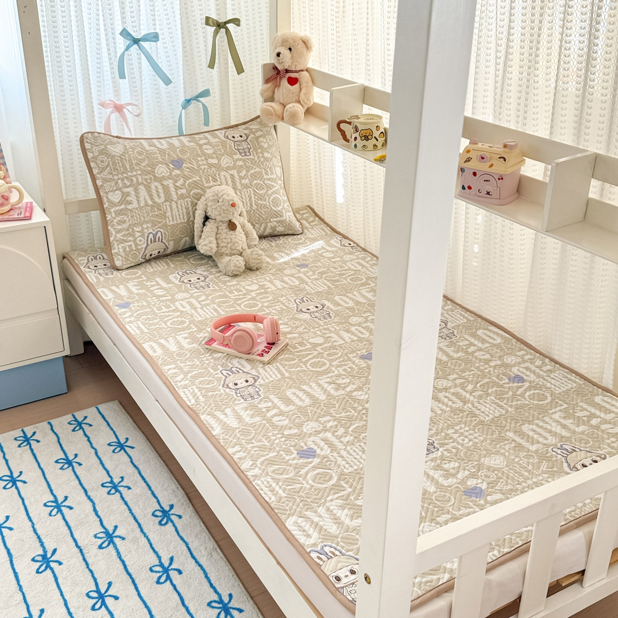 91家纺网 家纺一手货源 找家纺 简宜家居（朝初家纺） 2025新款纯棉夹棉床盖学生三件套 丑萌可爱 -平铺床盖