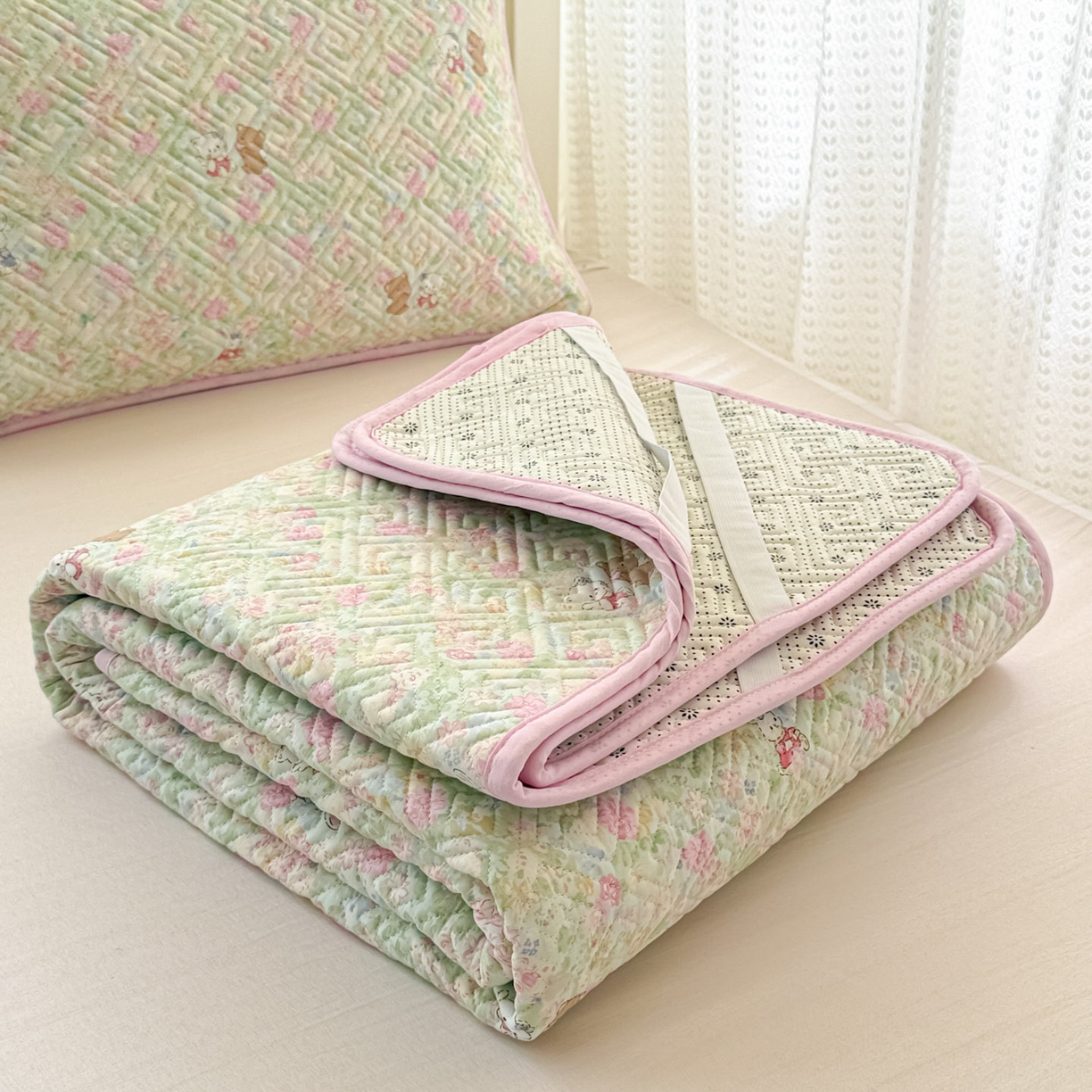 91家纺网 家纺一手货源 找家纺 简宜家居（朝初家纺） 2025新款纯棉夹棉床盖学生三件套 田园歌 -平铺床盖