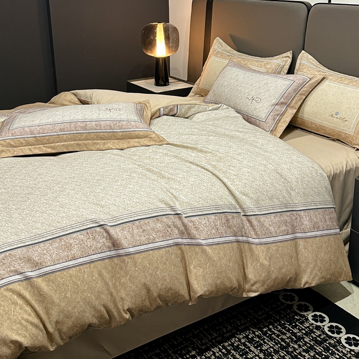 91家纺网 家纺一手货源 找家纺 喜四方 2025新款加厚全棉大版印花四件套 复古图腾-咖