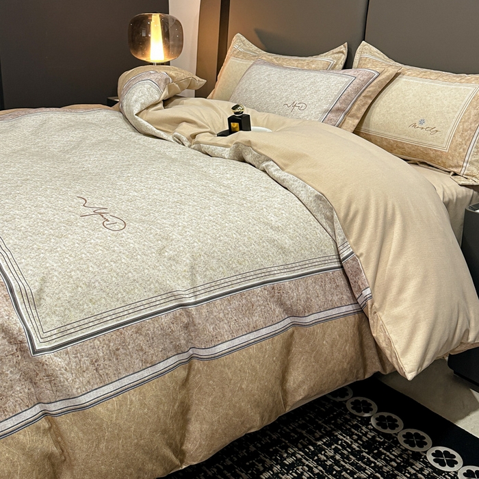 91家纺网 家纺一手货源 找家纺 喜四方 2025新款加厚全棉大版印花四件套 复古图腾-咖