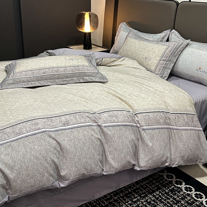 91家纺网 家纺一手货源 找家纺 喜四方 2025新款加厚全棉大版印花四件套 复古图腾-灰