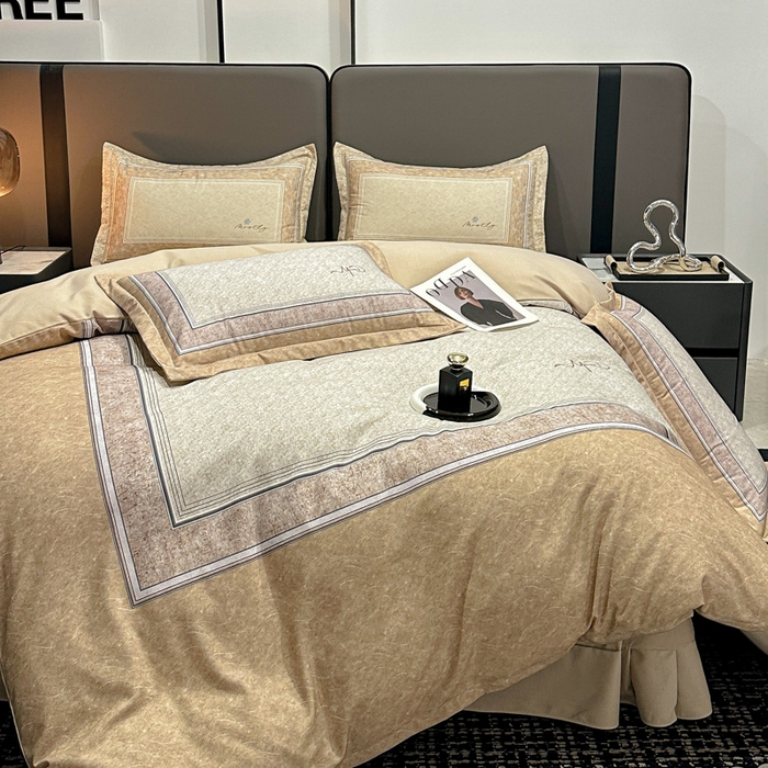 91家纺网 家纺一手货源 找家纺 喜四方 2025新款加厚全棉大版印花四件套 复古图腾-咖