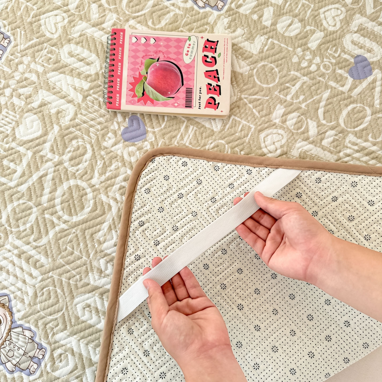 91家纺网 家纺一手货源 找家纺 简宜家居（朝初家纺） 2025新款纯棉夹棉床盖学生三件套 丑萌可爱 -平铺床盖