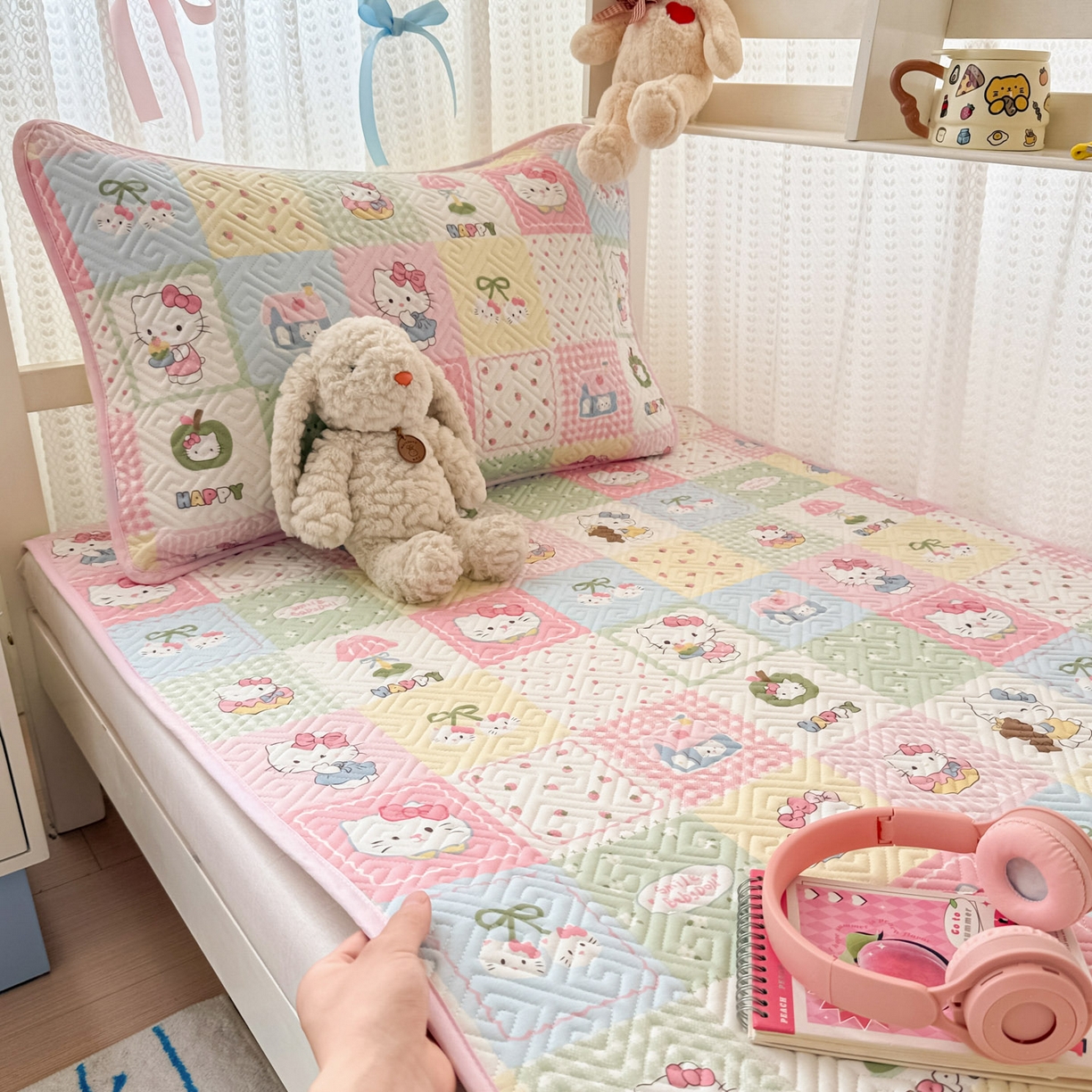 91家纺网 家纺一手货源 找家纺 简宜家居（朝初家纺） 2025新款纯棉夹棉床盖学生三件套 拼布乐园 -平铺床盖