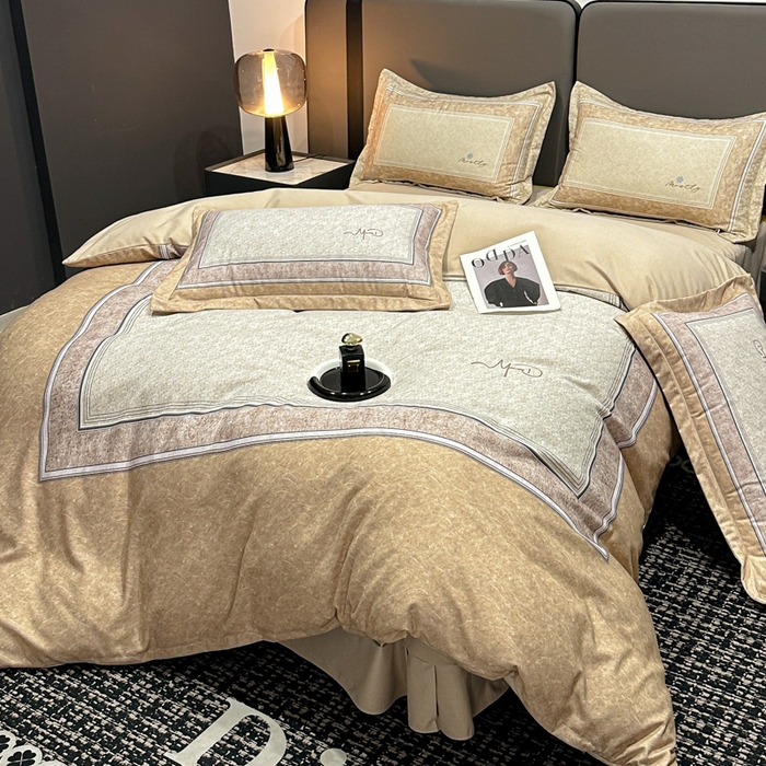 91家纺网 家纺一手货源 找家纺 喜四方 2025新款加厚全棉大版印花四件套 复古图腾-咖