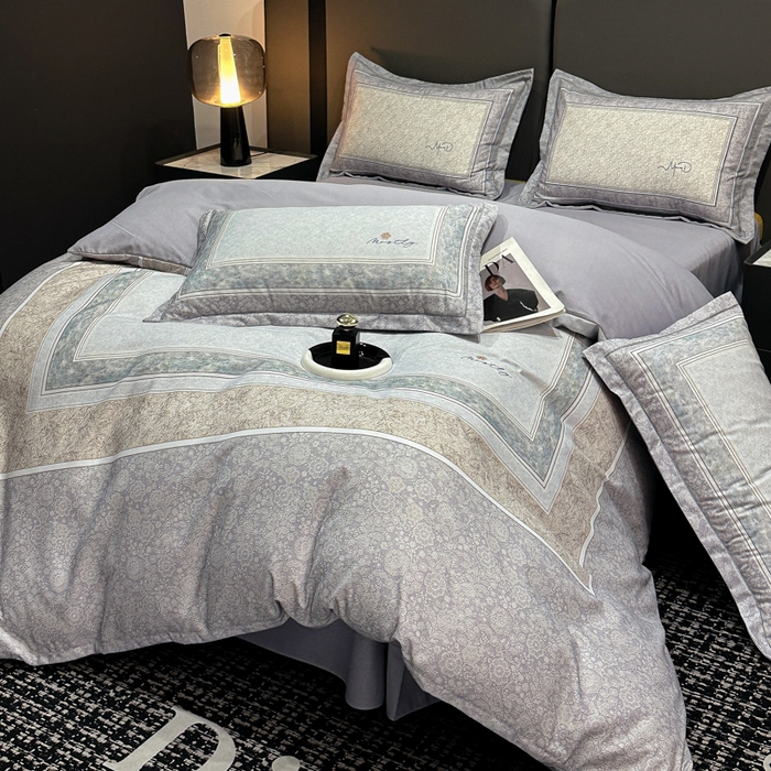 91家纺网 家纺一手货源 找家纺 喜四方 2025新款加厚全棉大版印花四件套 寻觅花香-灰