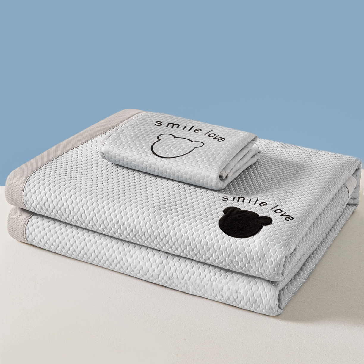 91家纺网 家纺一手货源 找家纺 奇丝雅 2025新款A类凉豆豆凉席-成人款 八宝熊  -灰