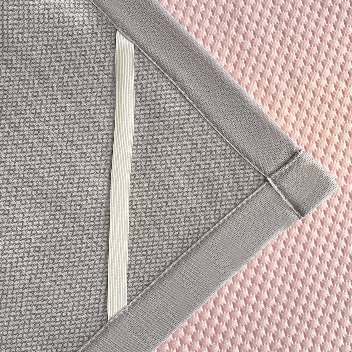 91家纺网 家纺一手货源 找家纺 奇丝雅 2025新款冰豆豆凉席冰丝床单单件冰丝席家用单人学生宿舍上下铺寝室-成人款 八宝熊  -粉