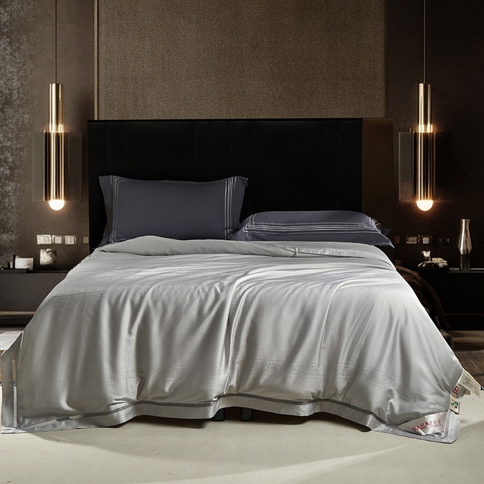 91家纺网 家纺一手货源 找家纺 群鹿蚕丝羽绒馆 2025新款高支全棉蚕丝被镂空款绫系列【柞蚕丝填充可质检】 镂空款绫系列高级灰