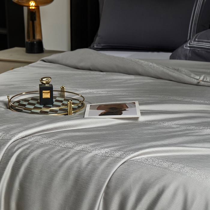 91家纺网 家纺一手货源 找家纺 群鹿蚕丝羽绒馆 2025新款高支全棉蚕丝被镂空款绫系列【柞蚕丝填充可质检】 镂空款绫系列高级灰