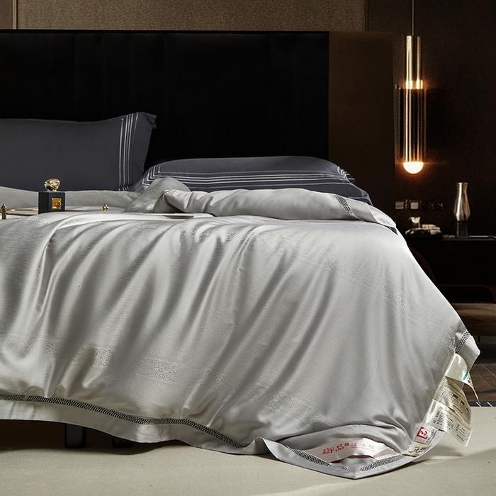 91家纺网 家纺一手货源 找家纺 群鹿蚕丝羽绒馆 2025新款高支全棉蚕丝被镂空款绫系列【柞蚕丝填充可质检】 镂空款绫系列高级灰