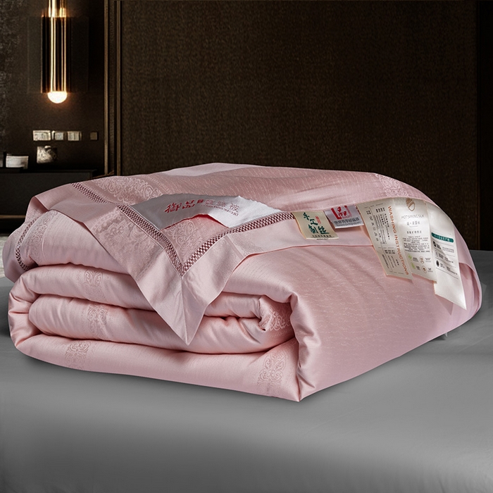 91家纺网 家纺一手货源 找家纺 群鹿蚕丝羽绒馆 2025新款高支全棉蚕丝被镂空款绫系列【柞蚕丝填充可质检】 镂空款绫系列藕玉