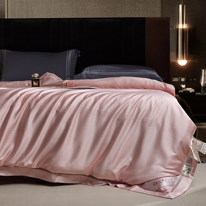 91家纺网 家纺一手货源 找家纺 群鹿蚕丝羽绒馆 2025新款高支全棉蚕丝被镂空款绫系列【柞蚕丝填充可质检】 镂空款绫系列藕玉