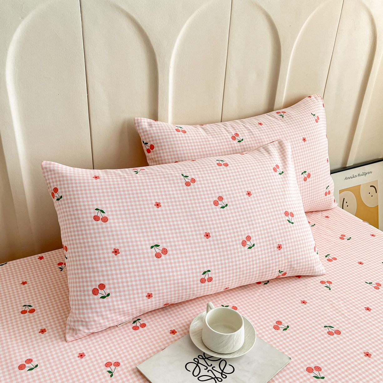 91家纺网 家纺一手货源 找家纺 首爱家纺 2025新款升级细纱原棉老粗布印花单床笠床笠单件单品床笠 格子樱桃