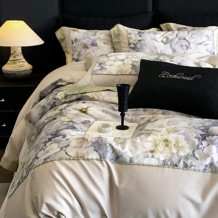 91家纺网 家纺一手货源 找家纺 佳汐蓝家纺 2025秋冬新款臻棉磨毛数码印花大拼角四件套 嘉园-绿