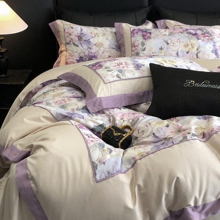 91家纺网 家纺一手货源 找家纺 佳汐蓝家纺 2025秋冬新款臻棉磨毛数码印花大拼角四件套 娇晓-紫