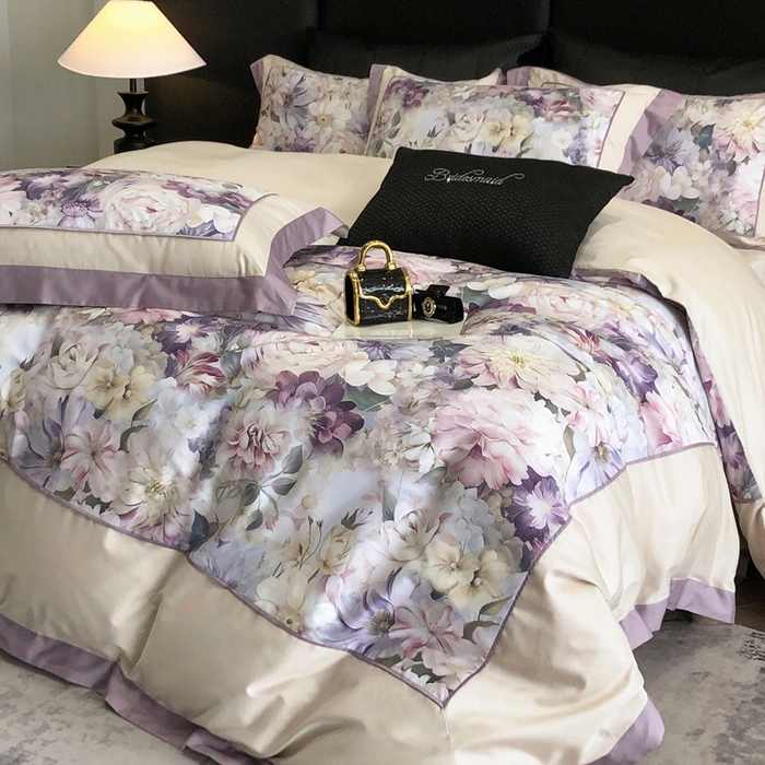 91家纺网 家纺一手货源 找家纺 佳汐蓝家纺 2025秋冬新款臻棉磨毛数码印花大拼角四件套 娇晓-紫