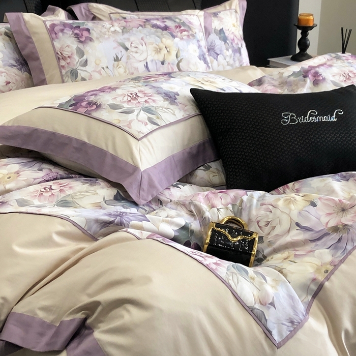 91家纺网 家纺一手货源 找家纺 佳汐蓝家纺 2025秋冬新款臻棉磨毛数码印花大拼角四件套 娇晓-紫