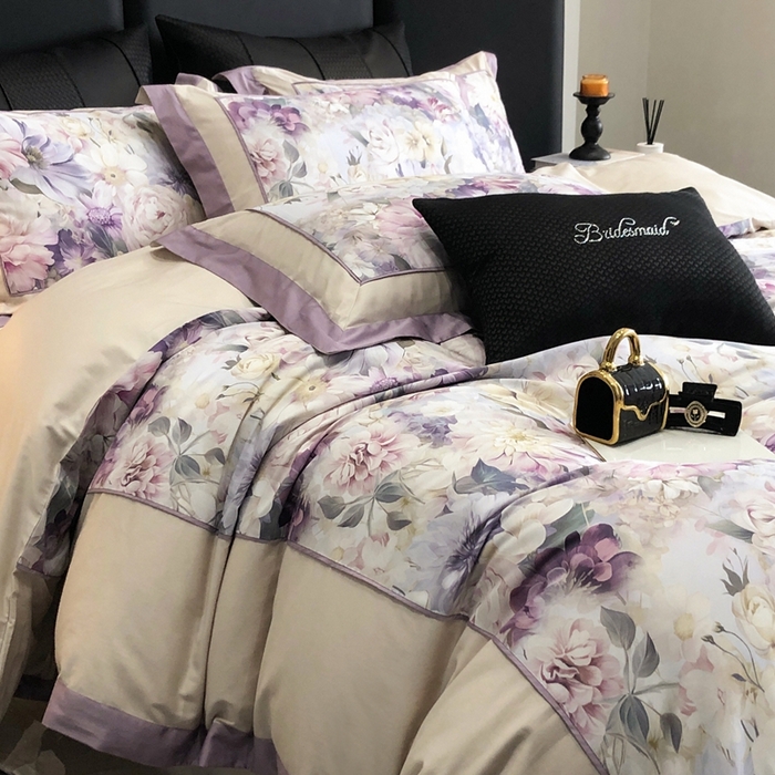 91家纺网 家纺一手货源 找家纺 佳汐蓝家纺 2025秋冬新款臻棉磨毛数码印花大拼角四件套 娇晓-紫