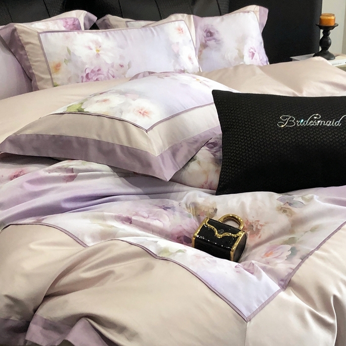 91家纺网 家纺一手货源 找家纺 佳汐蓝家纺 2025秋冬新款臻棉磨毛数码印花大拼角四件套 萧然-粉