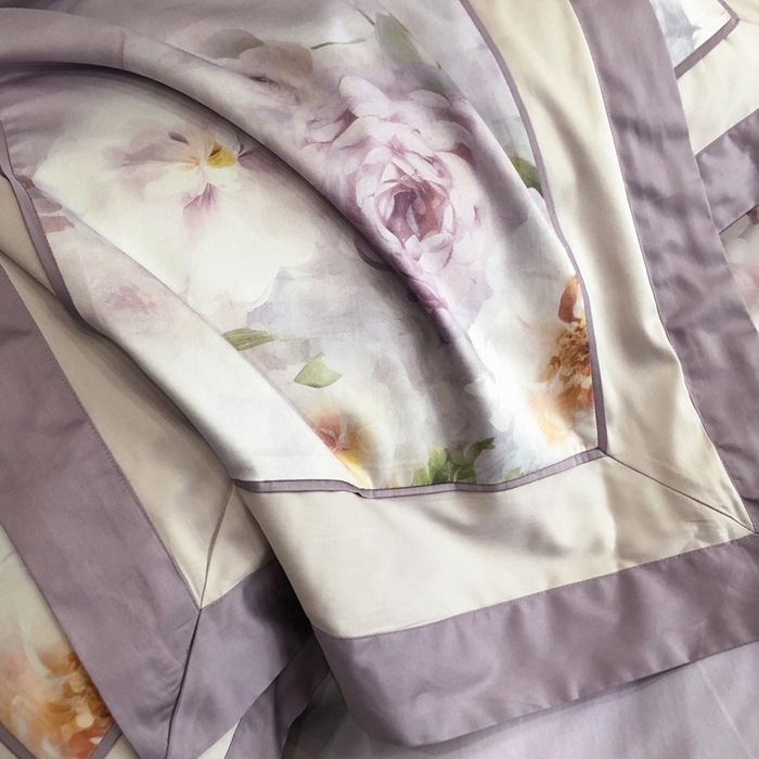 91家纺网 家纺一手货源 找家纺 佳汐蓝家纺 2025秋冬新款臻棉磨毛数码印花大拼角四件套 萧然-粉