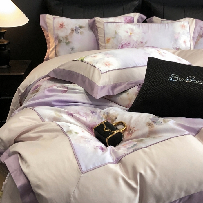 91家纺网 家纺一手货源 找家纺 佳汐蓝家纺 2025秋冬新款臻棉磨毛数码印花大拼角四件套 萧然-粉