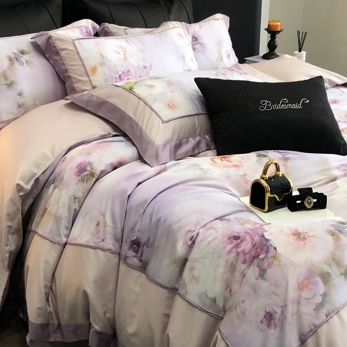 91家纺网 家纺一手货源 找家纺 佳汐蓝家纺 2025秋冬新款臻棉磨毛数码印花大拼角四件套 萧然-粉