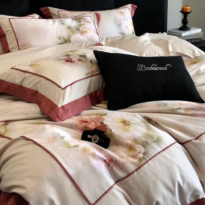 91家纺网 家纺一手货源 找家纺 佳汐蓝家纺 2025秋冬新款臻棉磨毛数码印花大拼角四件套 萧然-黄