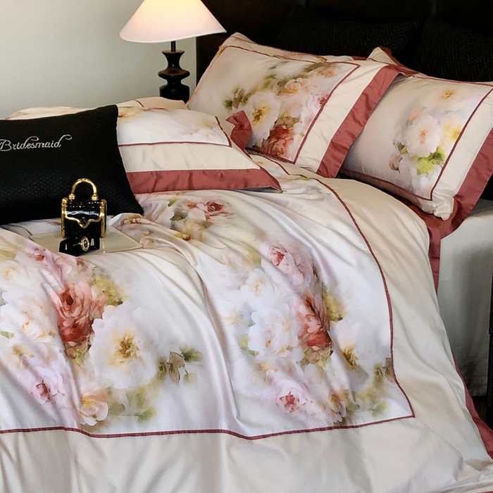 91家纺网 家纺一手货源 找家纺 佳汐蓝家纺 2025秋冬新款臻棉磨毛数码印花大拼角四件套 萧然-黄