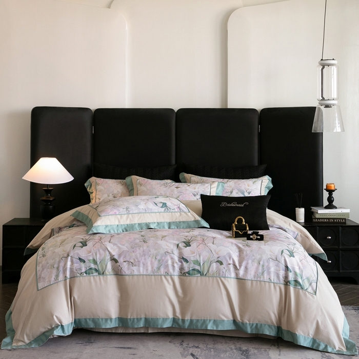 91家纺网 家纺一手货源 找家纺 佳汐蓝家纺 2025秋冬新款臻棉磨毛数码印花大拼角四件套 雅佳茹-粉