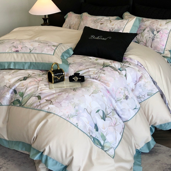 91家纺网 家纺一手货源 找家纺 佳汐蓝家纺 2025秋冬新款臻棉磨毛数码印花大拼角四件套 雅佳茹-粉