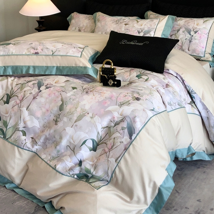 91家纺网 家纺一手货源 找家纺 佳汐蓝家纺 2025秋冬新款臻棉磨毛数码印花大拼角四件套 雅佳茹-粉