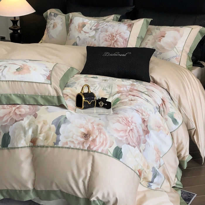 91家纺网 家纺一手货源 找家纺 佳汐蓝家纺 2025秋冬新款臻棉磨毛数码印花大拼角四件套 芸霞-黄