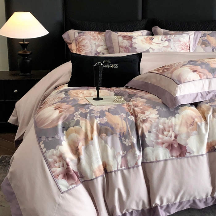 91家纺网 家纺一手货源 找家纺 佳汐蓝家纺 2025秋冬新款臻棉磨毛数码印花大拼角四件套 雲霞-藕色